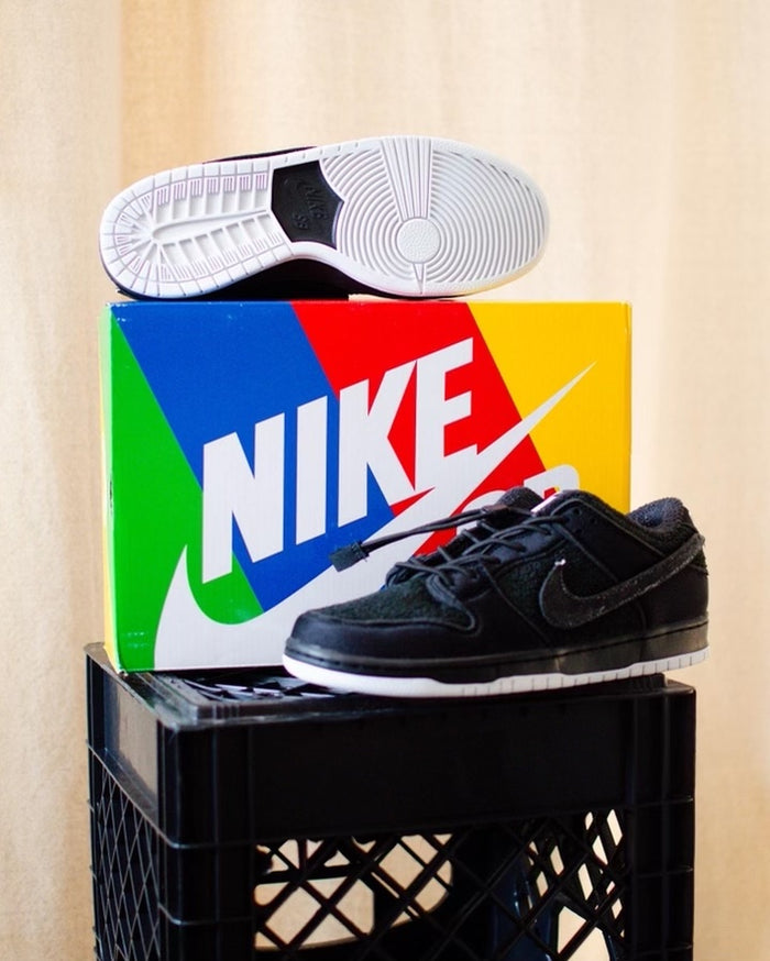 Nike SB X Gnarhunters Dunk Low Pro QS - Black/Black-White