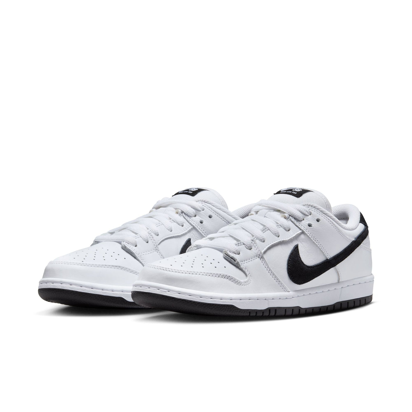 white and black nike sb men's dunk low skateboard shoes 