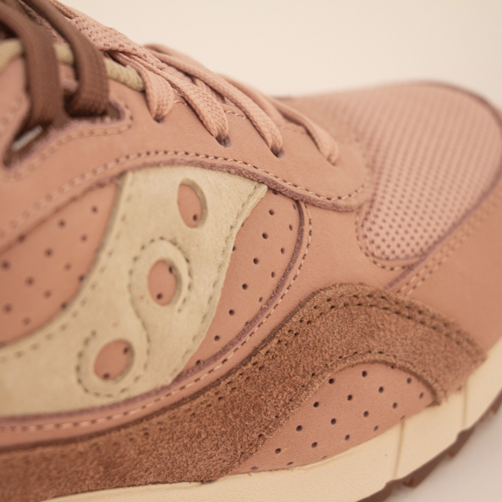 rose pink women's saucony shadow 6000 with off white sole comfort shoe