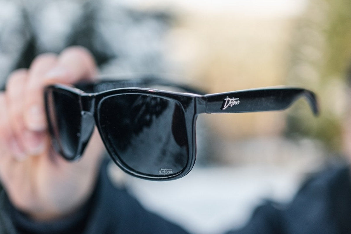 Eminence - Clean Black- Jet Black Lens Polarized