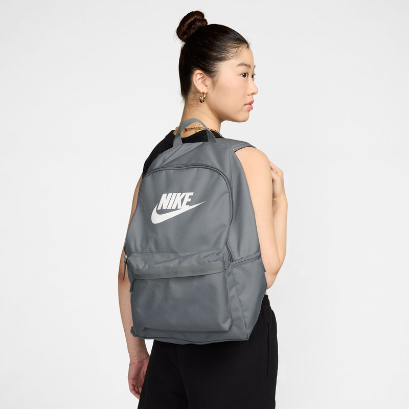 accessorize grey nike backpack Heritage while two zippered accessories pockets help you stay organized for the day ahead. Nike Varsity Elite Backpack -