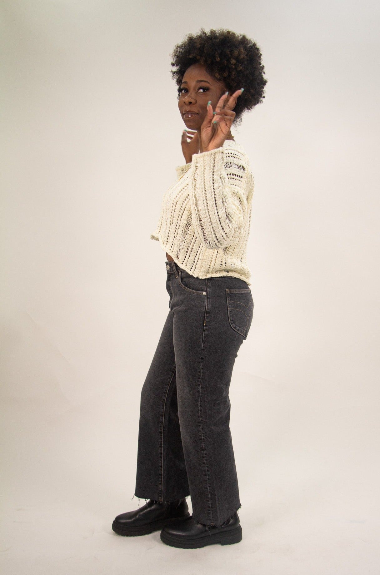 women's rollas high-rise, relaxed fit jean with a crop flare hem in vintage black