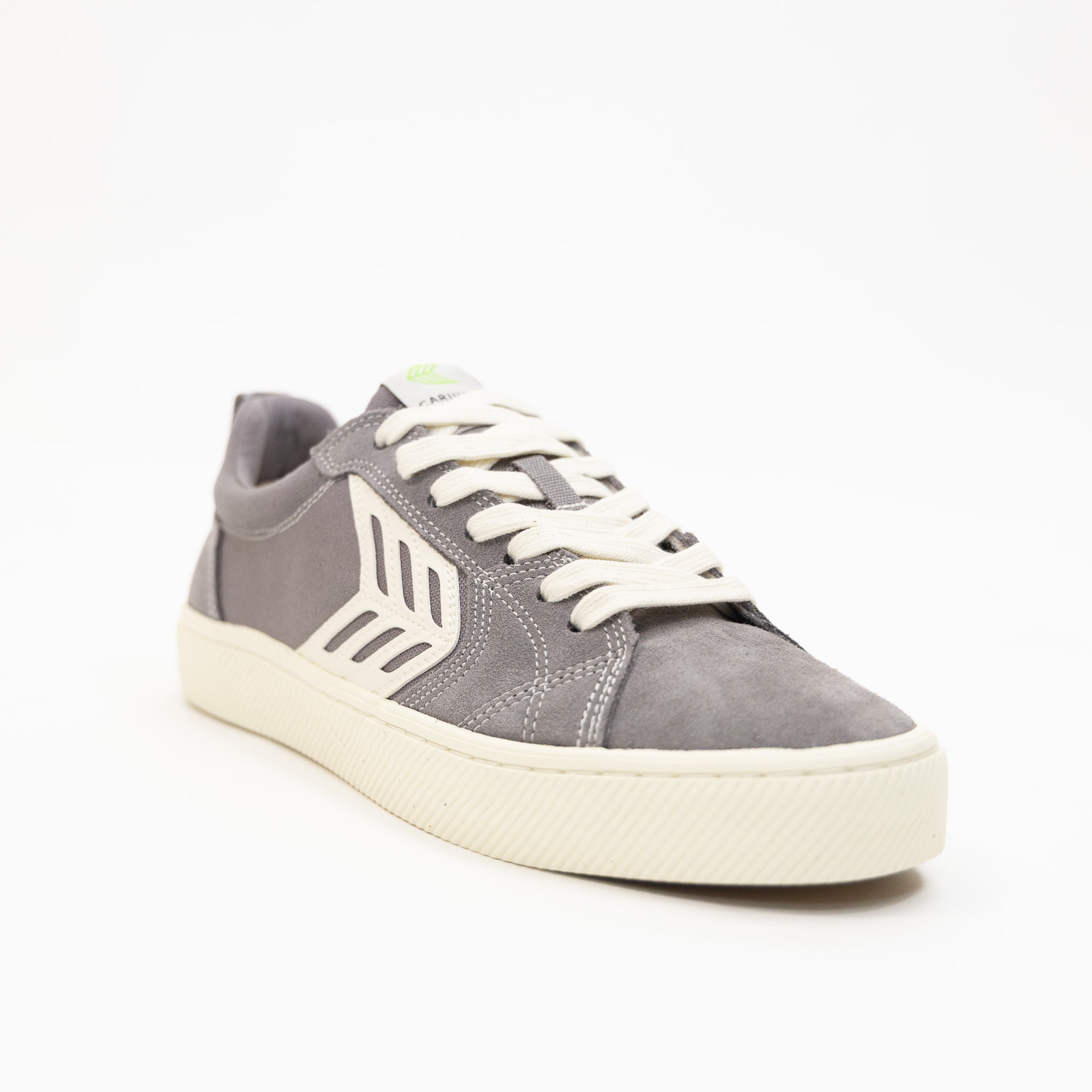 grey cariuma men's skate shoe