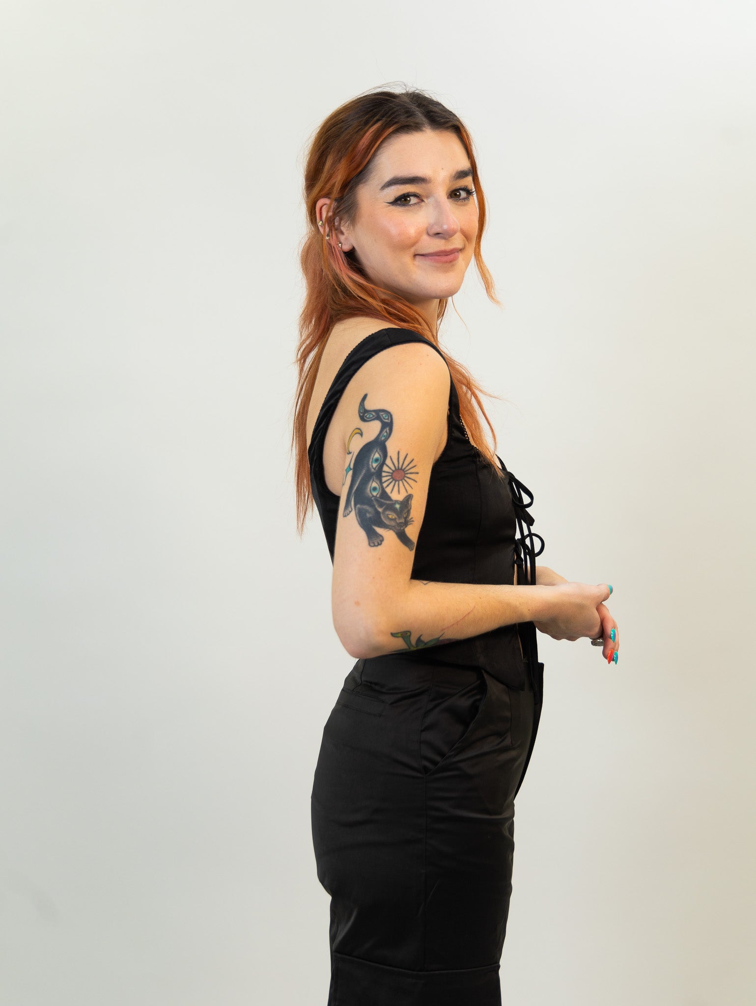 black nia Linen corset featuring bow-tie closures and scallop edge lace