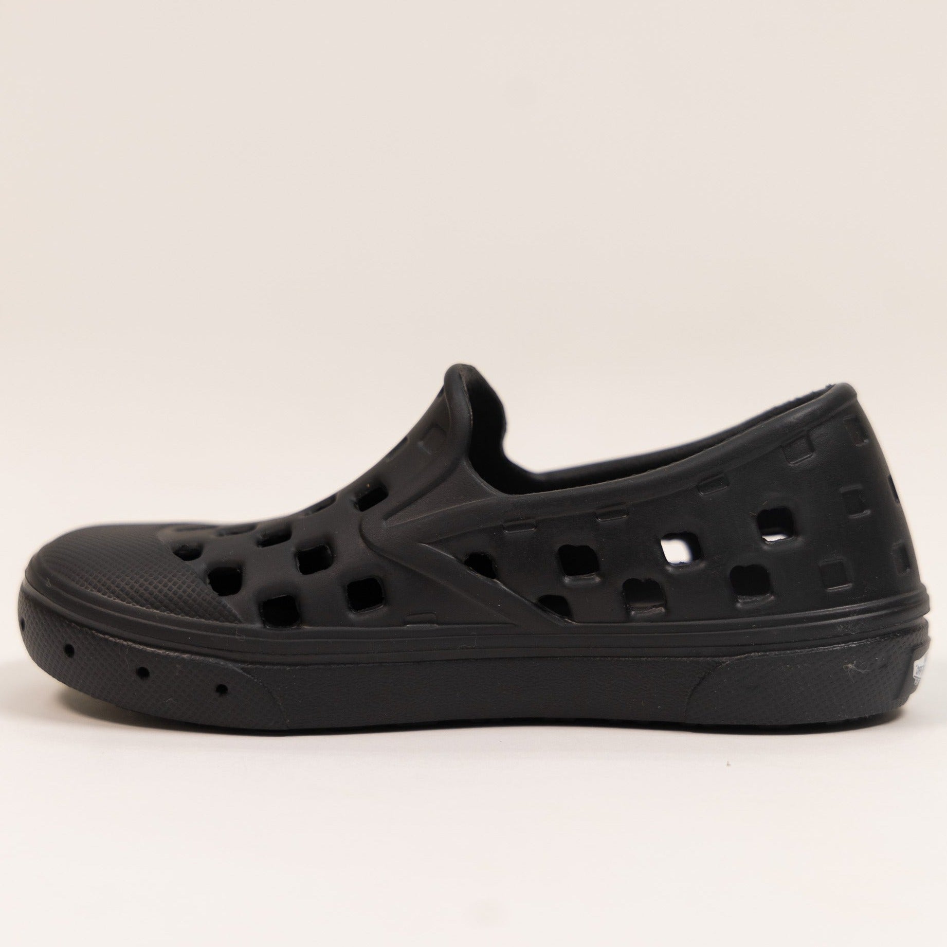 black vans toddler trk slip-on water shoe lookin like a croc
