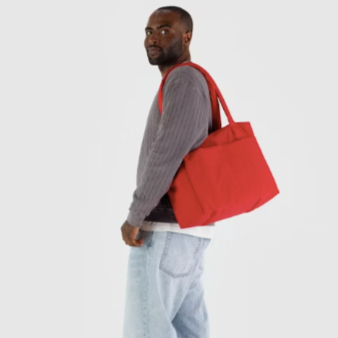 small red baggu travel bag