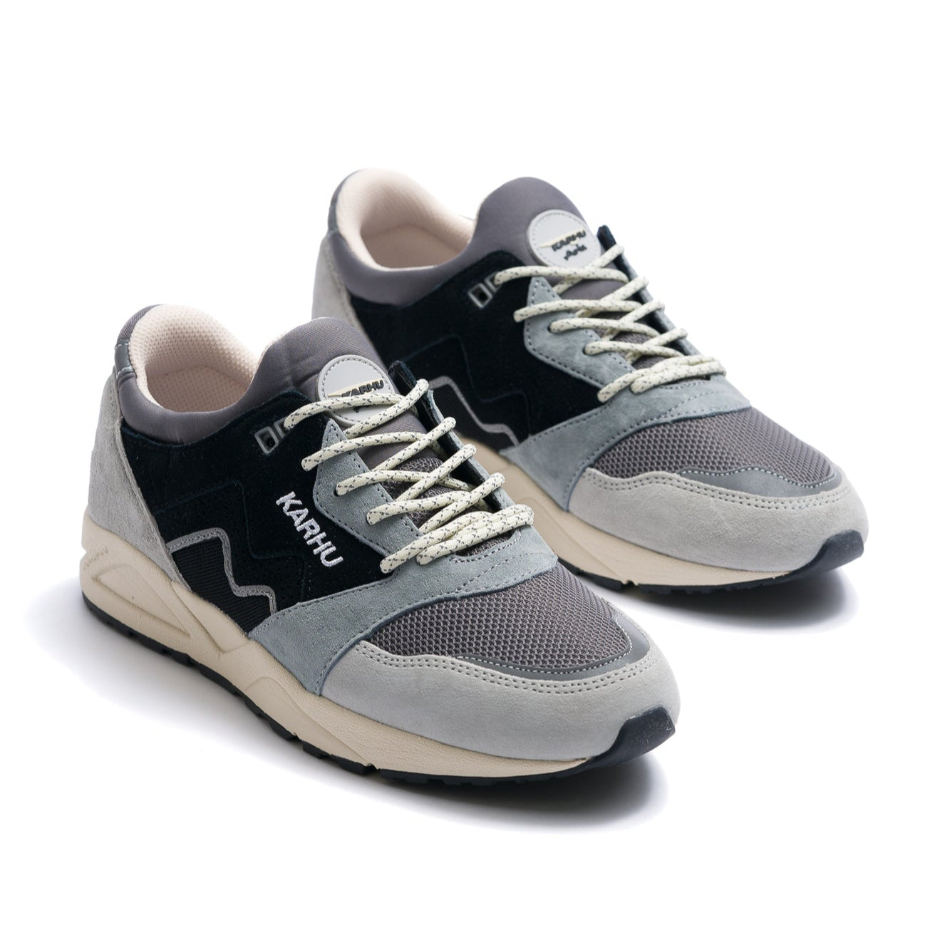 grey and black men's karhu aria 95 comfort shoe with off white sole