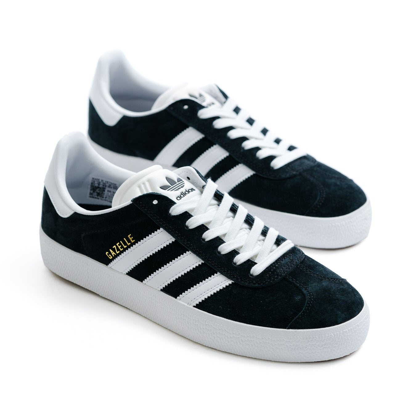 Adidas gazelle white with black stripes deals