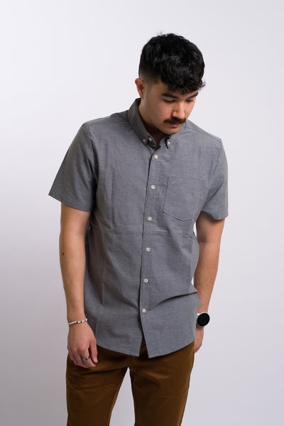 grey volcom men's short sleeve button up shirt