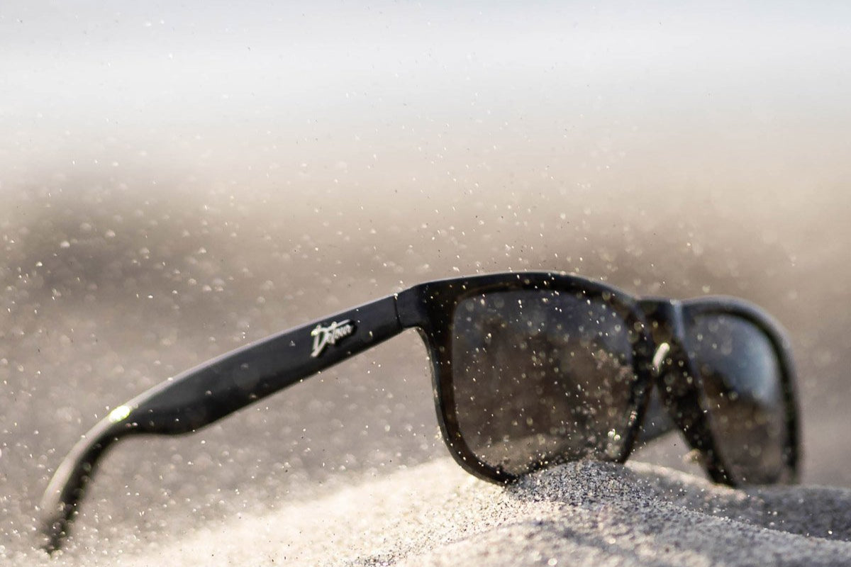 Eminence - Clean Black- Jet Black Lens Polarized