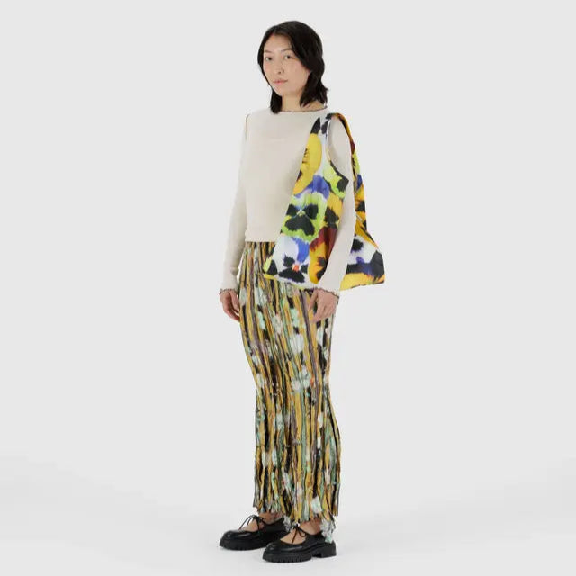 standard reusable baggu tote back with floral pattern
