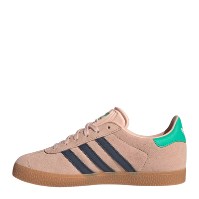 Pink Adidas Kids Juniors gazelle sneaker with green accents and three dark blue stripes on a white background