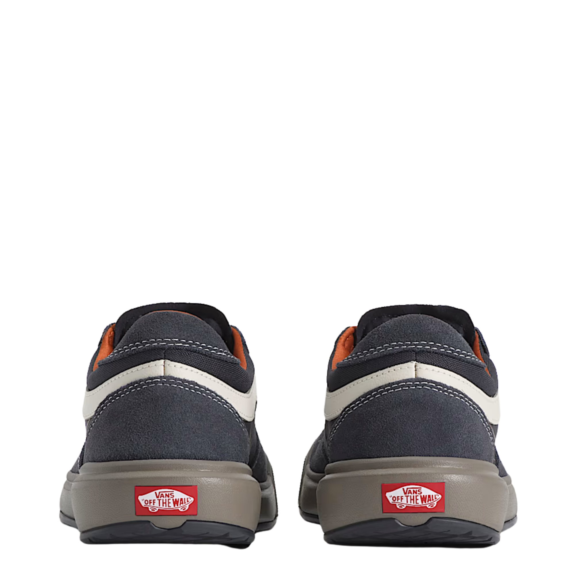 A low-top vans ultrarange se 2.0 sneaker shown from the side profile against a solid white background. The shoe features a dark gray upper with a prominent off-white side stripe, a dark gray sole, and subtle orange-red accents on the collar lining and side details.