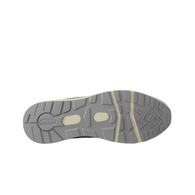 Green karhu legends fusion 2.0 men's sneaker with beige sole on a white background