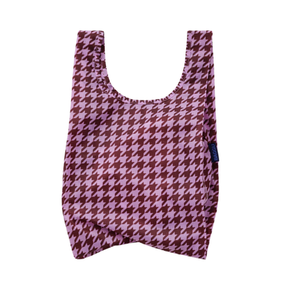 pink houndstooth baby baggu reusable tote bag on a white background