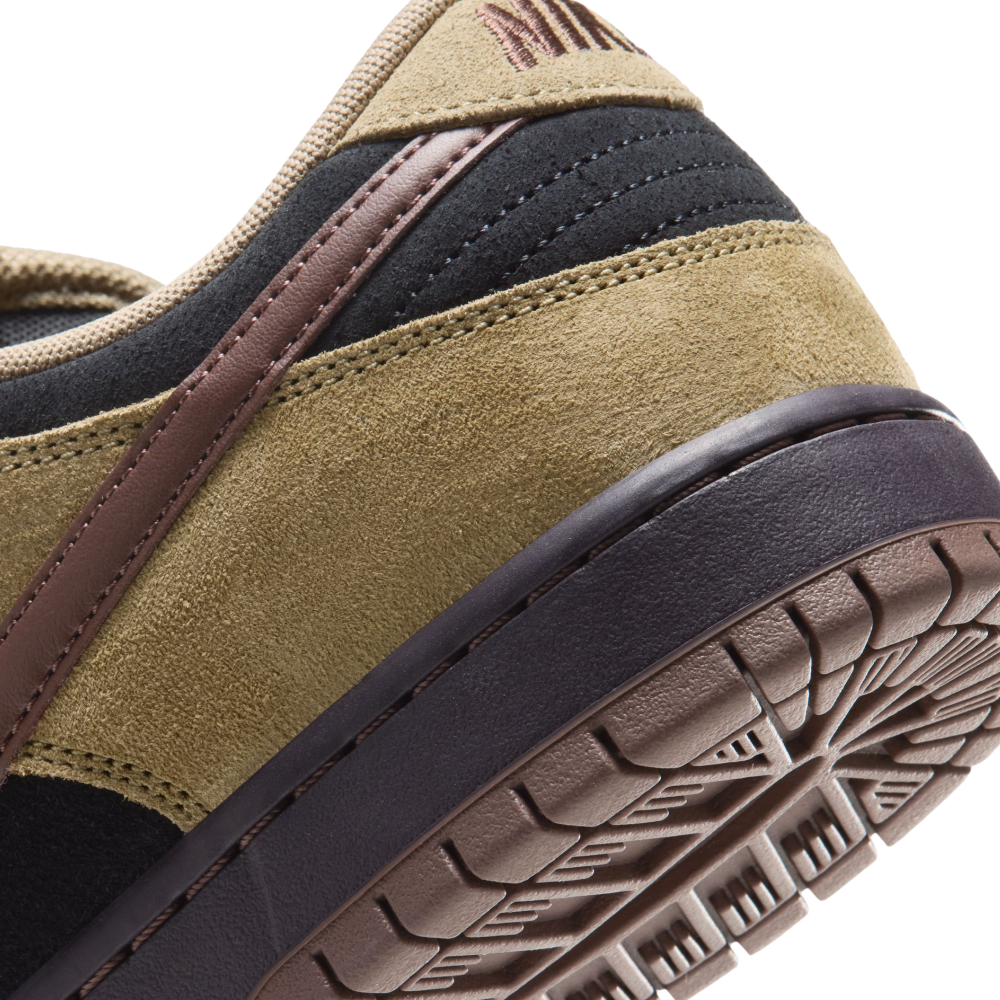 Nike SB Dunk Low Pro - Filbert/Light Chocolate-Black-Burgundy