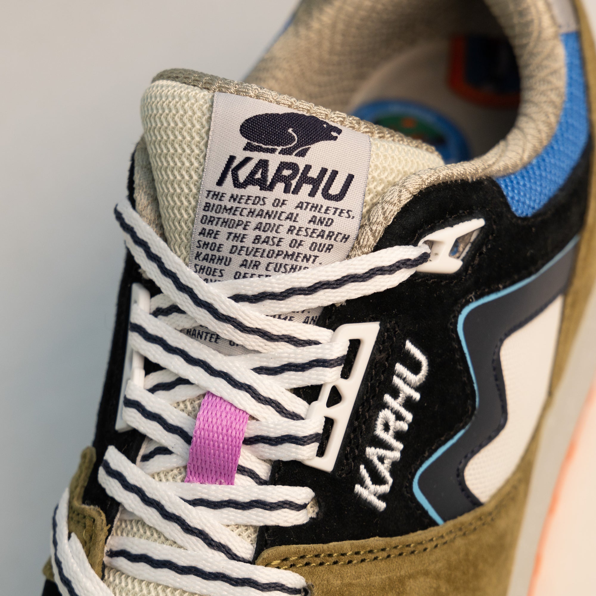 Karhu Fusion 2.0 Capers/India Ink – CITIZEN